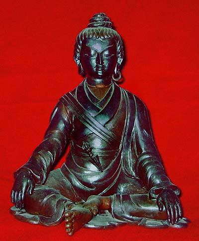 Vajrayana crafts lineage statues